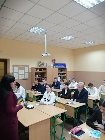 Тренінг «Як стати професіоналом». Профорієнтаційні зустрічі викладачів економічного факультету