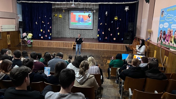 Проорієнтаційний захід ХДАЕУ у школах та ліцеях м.Олександрія: відкриття шляху до знань