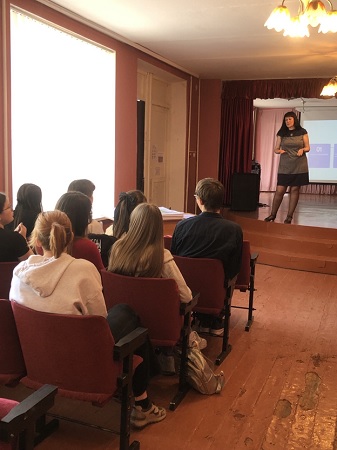 Винятковість навчання в ХДАЕУ: профорієнтаційні зустрічі викладачів економічного факультету