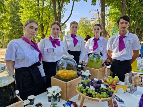 Участь здобувачів та викладачів кафедри готельно-ресторанного та туристичного бізнесу в благодійному забігу «Золота миля»