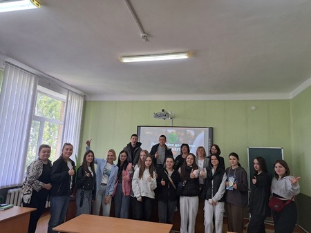 Профорієнтаційна ініціатива ХДАЕУ: лекція-тренінг у КФК ХТ про маркетинг як мистецтво розуміння людей