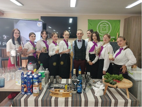 Тиждень вступника зі смаком: майстер-клас бармена для студентів ХДАЕУ
